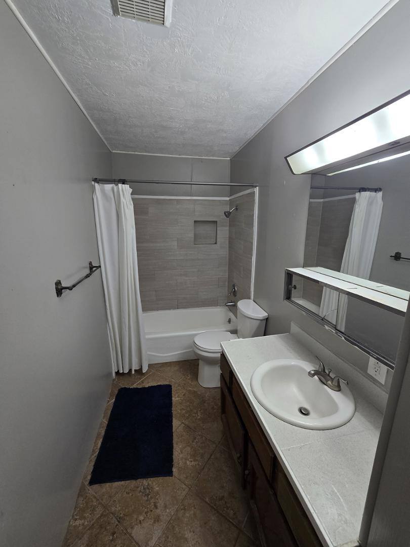 Apartment for rent at 6255 Warren St, Groves, TX 77619