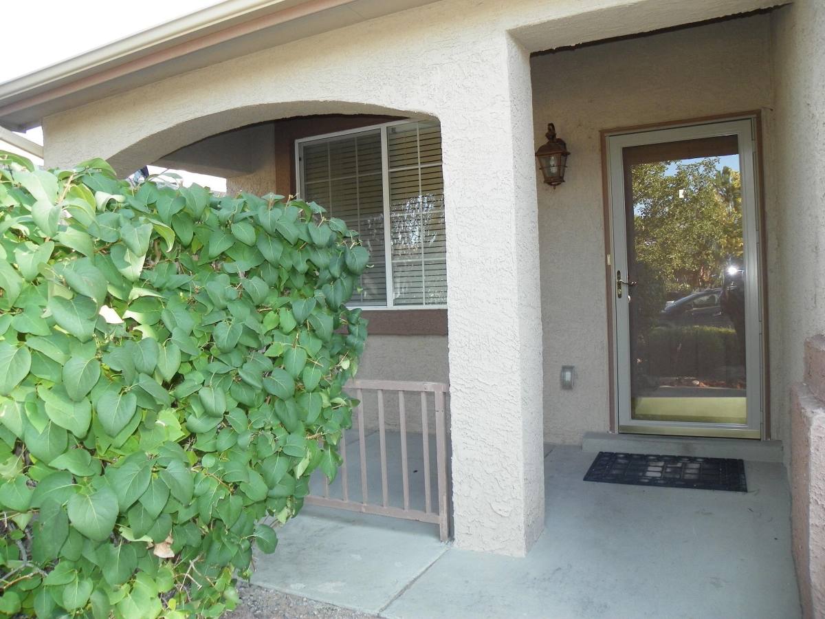 House for rent at 532 Soothing Meadows Dr, Rio Rancho, NM 87144