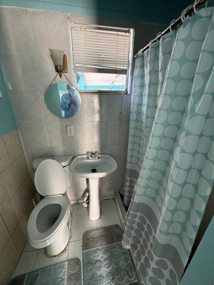 Apartment for rent at 915 Forest Hill Blvd #B, West Palm Beach, FL 33405