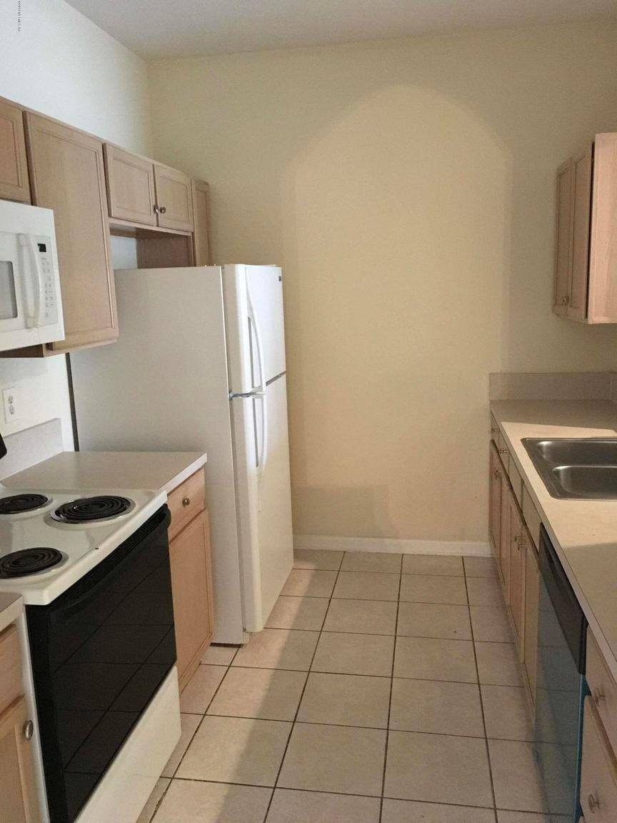 Condo for rent at The Overlook Condominiums, 10550 Baymeadows Rd #1, Jacksonville, FL 32256