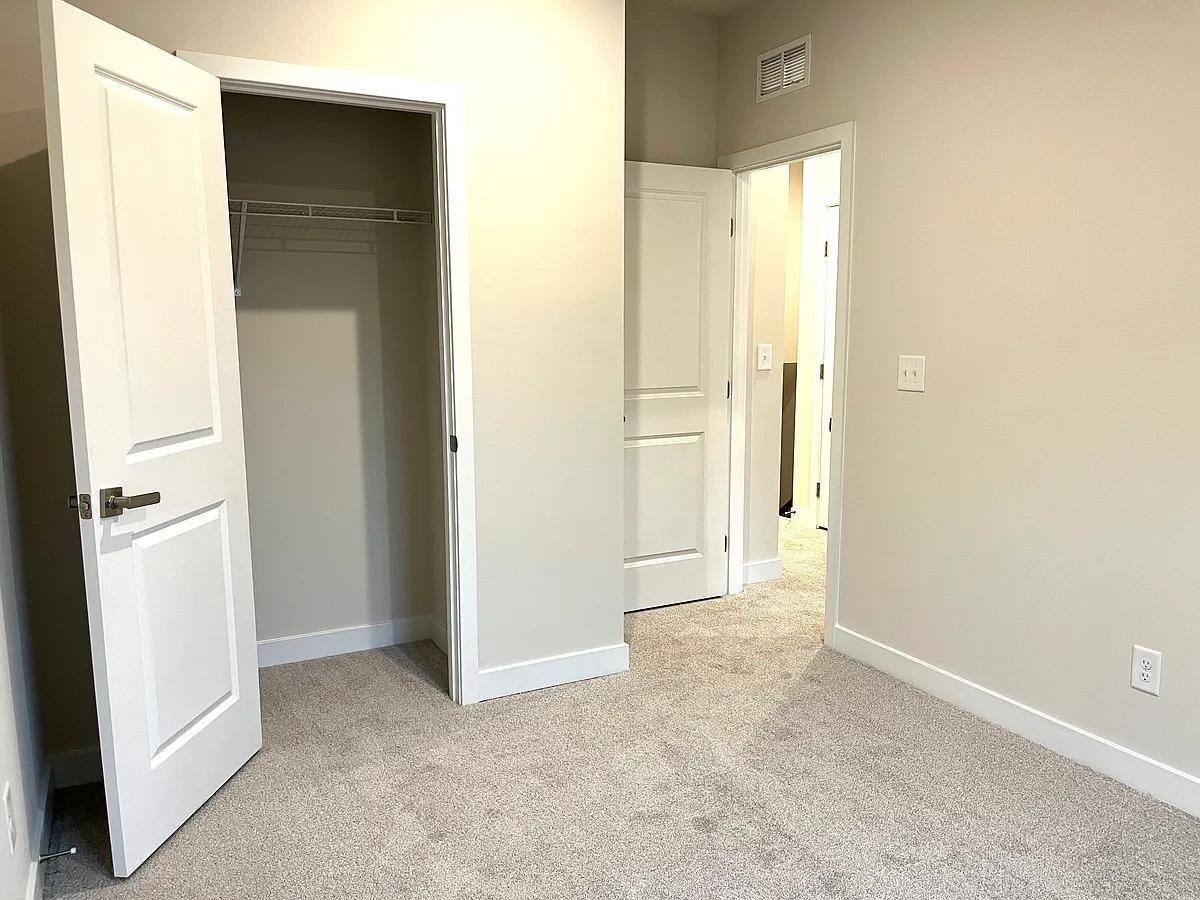 Townhouse for rent at 4125 Auburn Oak Lane, Charlotte, NC 28208