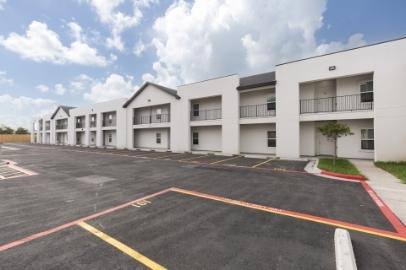 Apartment for rent at 820 E Cedar Ave, McAllen, TX 78501