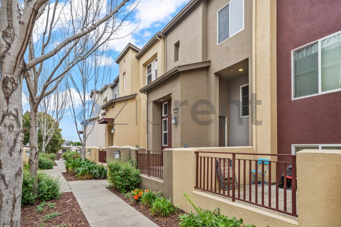 Townhouse for rent at 2858 10th St, San Pablo, CA 94806