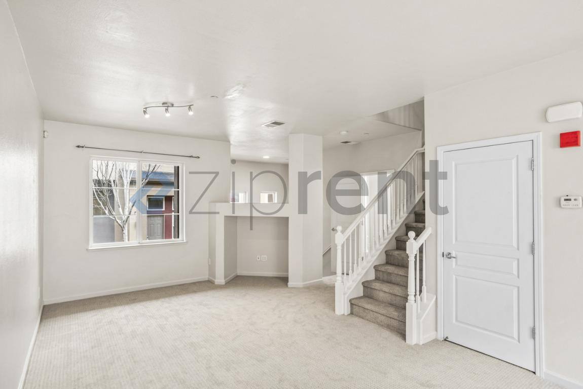 Townhouse for rent at 2858 10th St, San Pablo, CA 94806