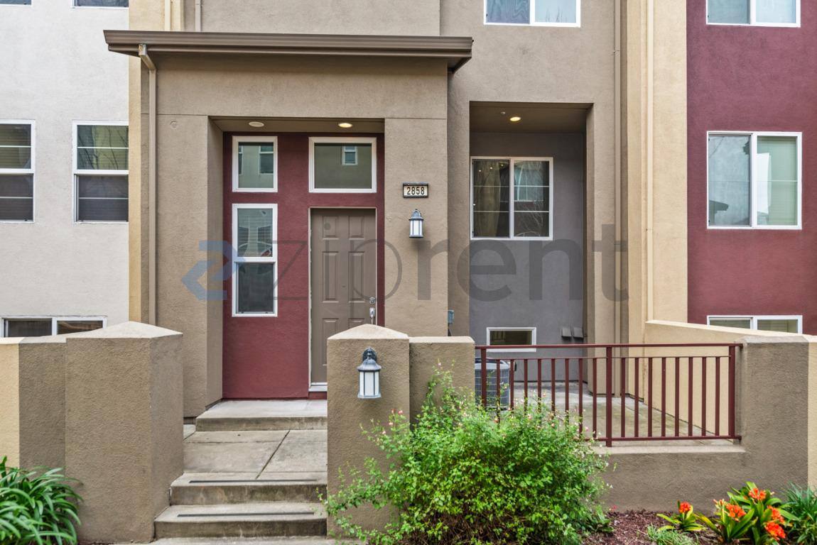 Townhouse for rent at 2858 10th St, San Pablo, CA 94806