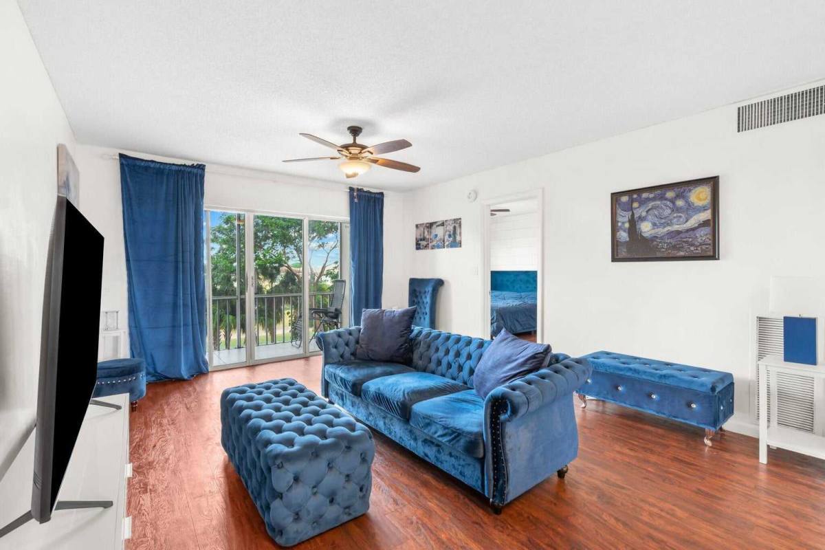 Apartment for rent at 1101 Crystal Lake Dr, Pompano Beach, FL 33064
