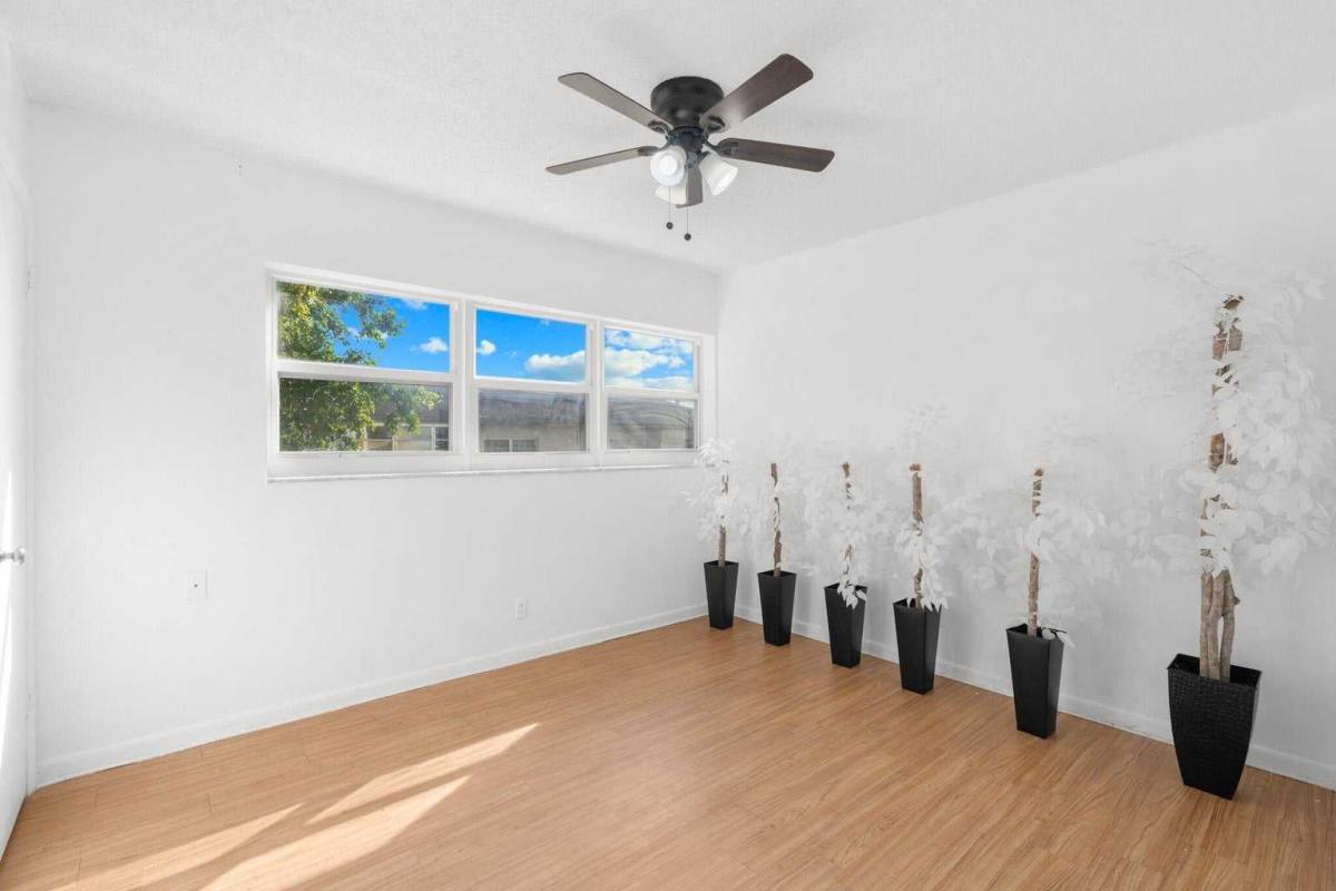Apartment for rent at 1101 Crystal Lake Dr, Pompano Beach, FL 33064