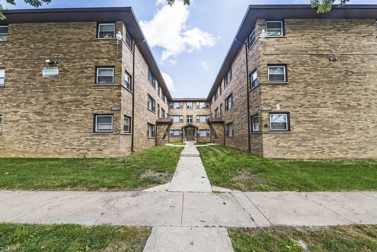 Apartment for rent at 14015-19 S Tracy Ave, Riverdale, IL 60827