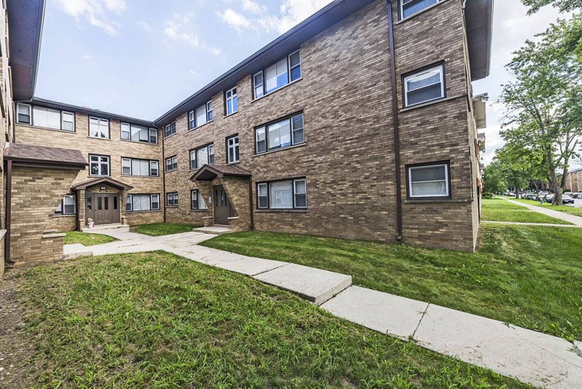 Apartment for rent at 14015-19 S Tracy Ave, Riverdale, IL 60827