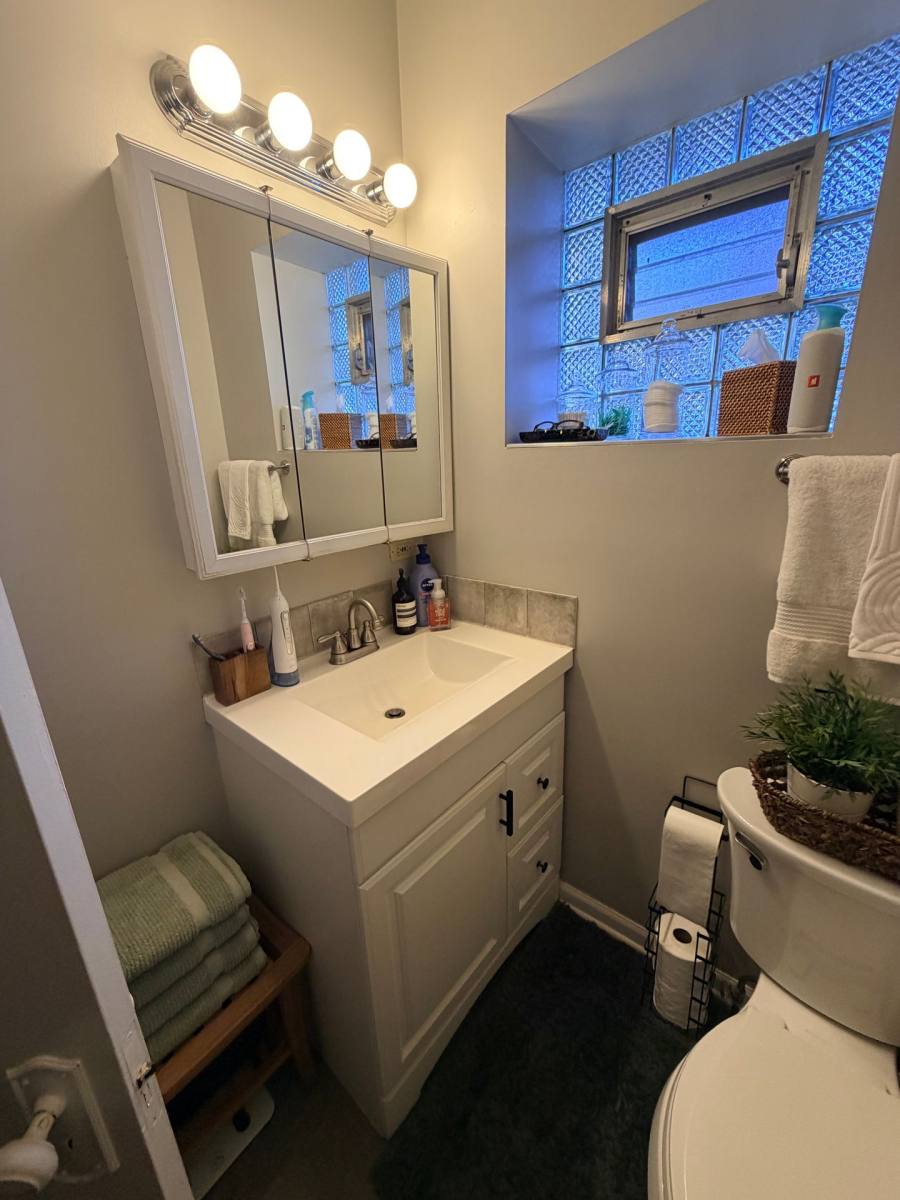 Apartment for rent at 4255-57 N Lockwood Ave, Chicago, IL 60641