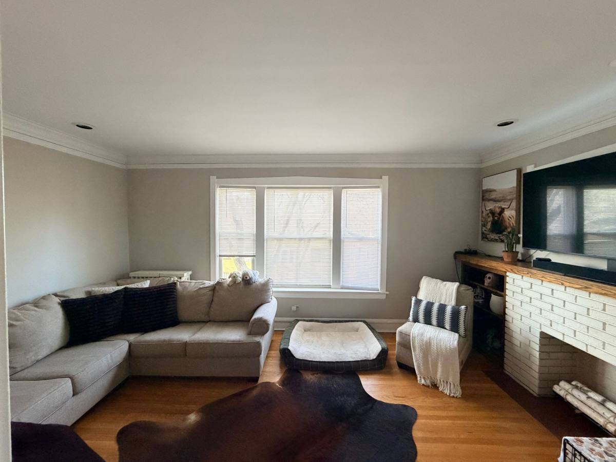 Apartment for rent at 4255-57 N Lockwood Ave, Chicago, IL 60641