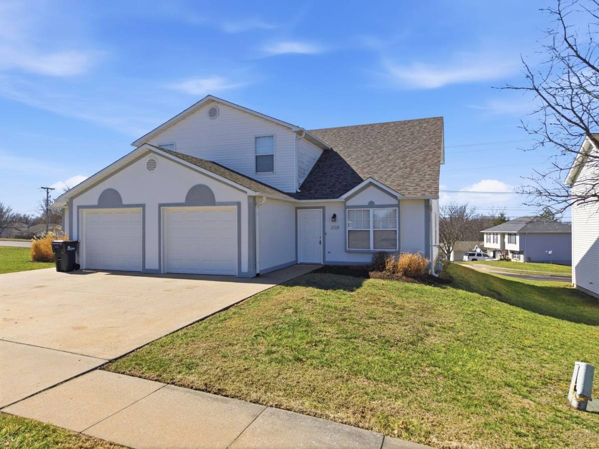 Apartment for rent at 3509-3511 La Mesa Dr, Columbia, MO 65201