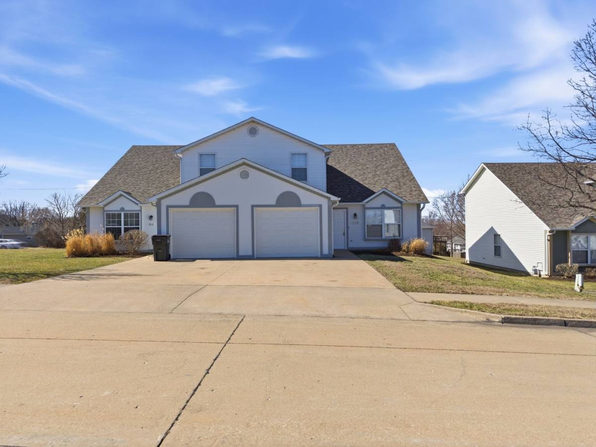 Apartment for rent at 3509-3511 La Mesa Dr, Columbia, MO 65201