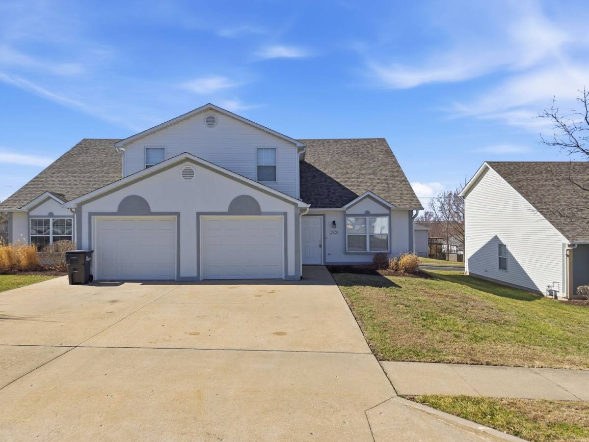 Apartment for rent at 3509-3511 La Mesa Dr, Columbia, MO 65201