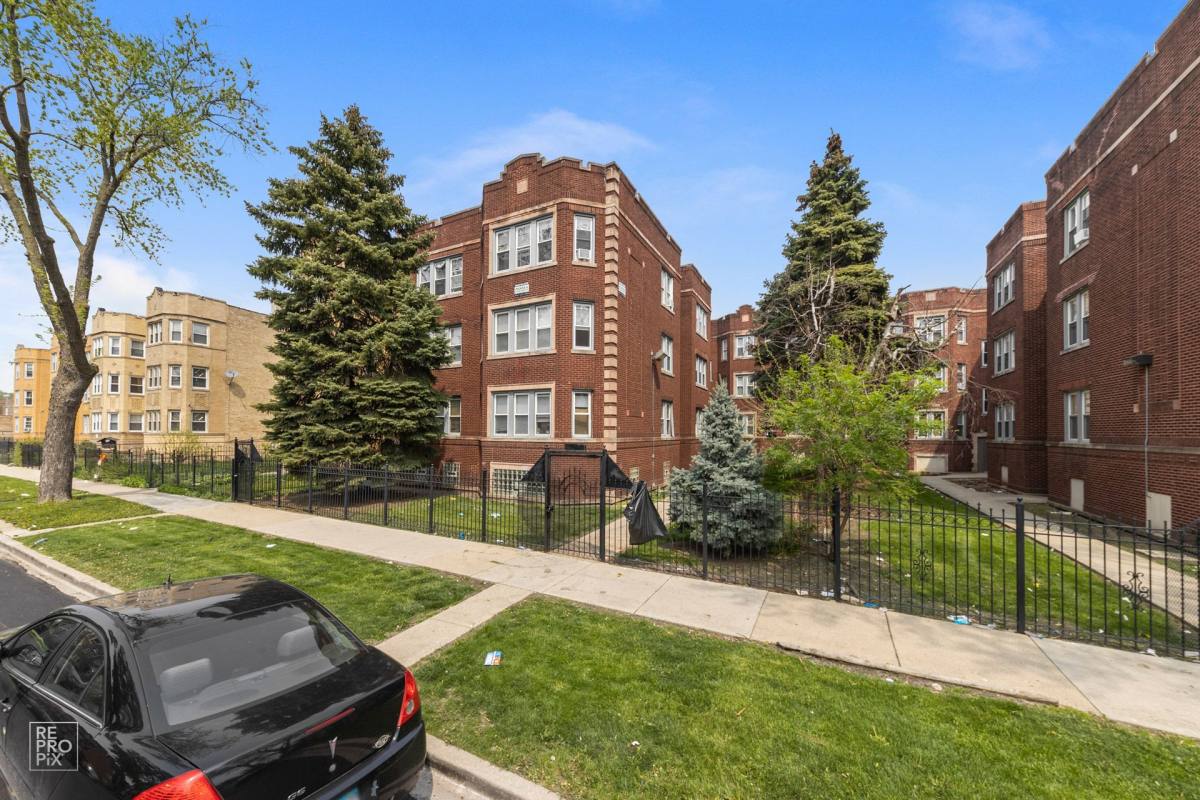 Apartment for rent at 1117 N Lawler Ave, Chicago, IL 60651
