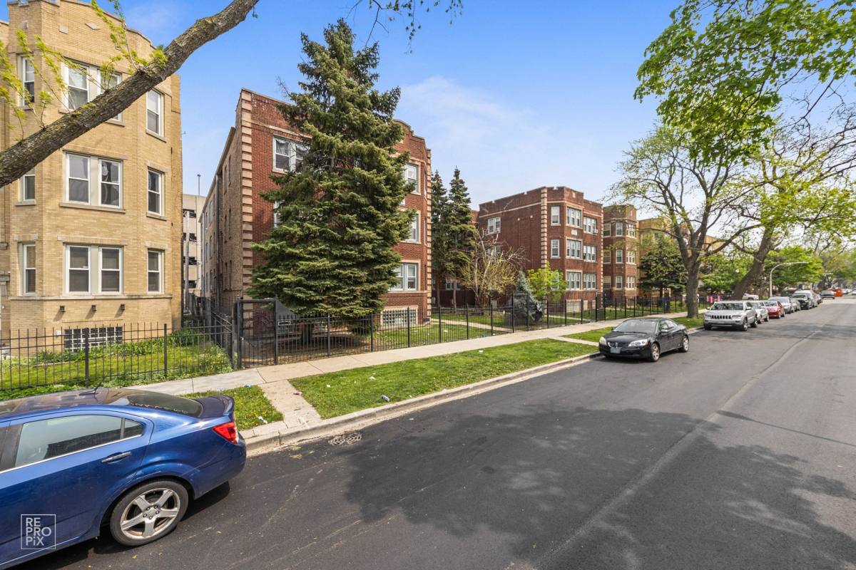 Apartment for rent at 1117 N Lawler Ave, Chicago, IL 60651