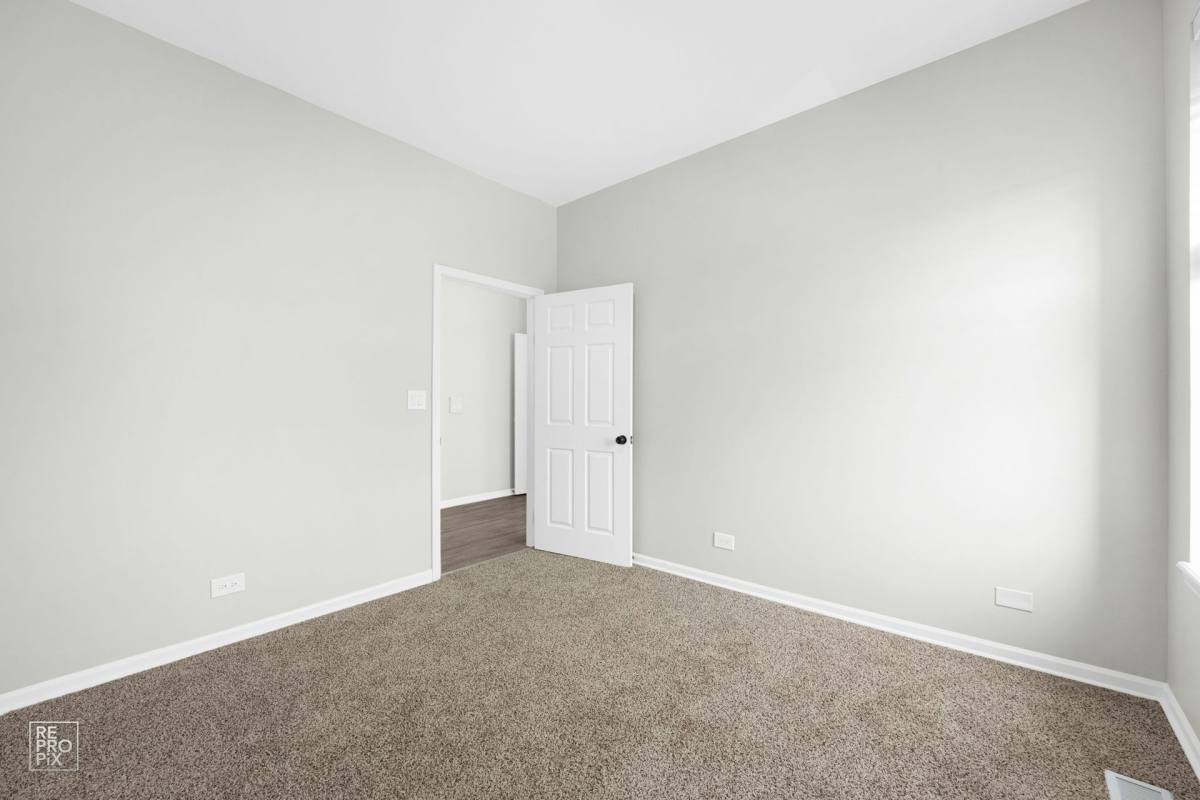 Apartment for rent at 8954 S Commercial Ave, Chicago, IL 60617