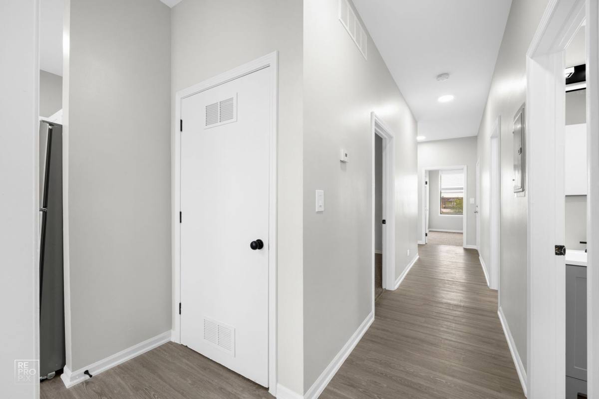 Apartment for rent at 8954 S Commercial Ave, Chicago, IL 60617