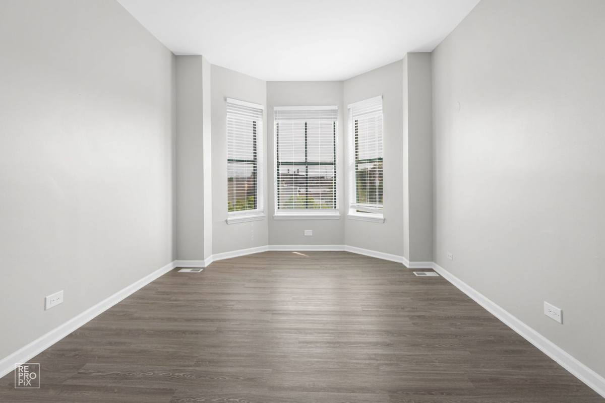 Apartment for rent at 8954 S Commercial Ave, Chicago, IL 60617