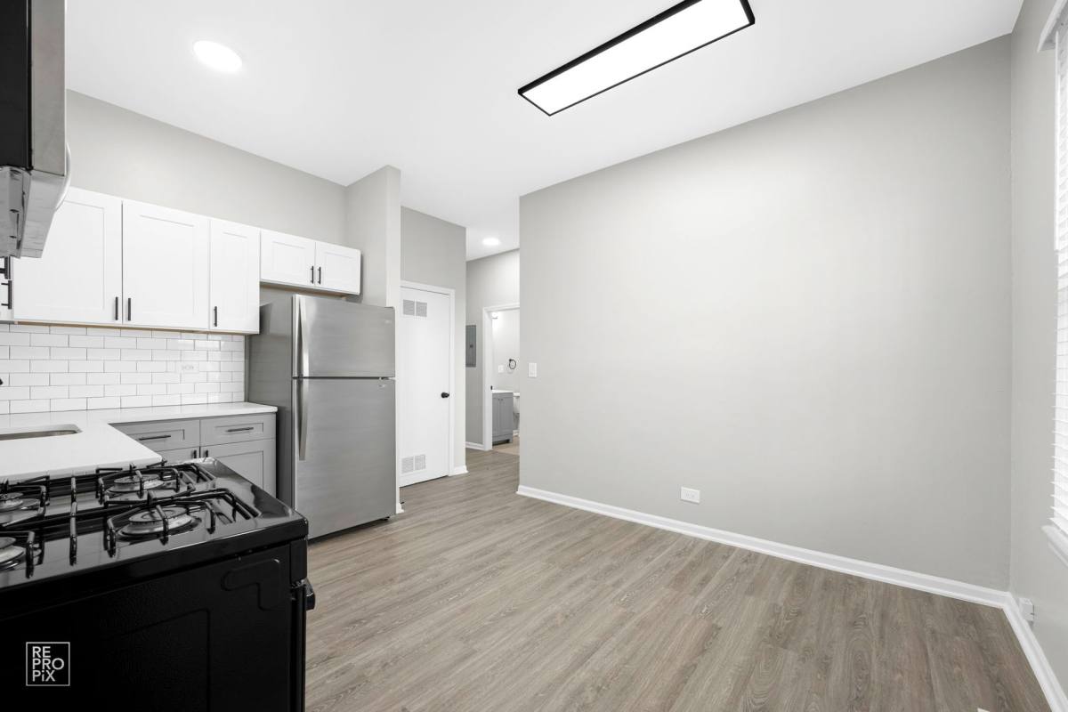 Apartment for rent at 8954 S Commercial Ave, Chicago, IL 60617