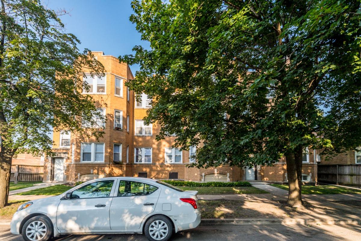 Apartment for rent at 8514 S Crandon, Chicago, IL 60617