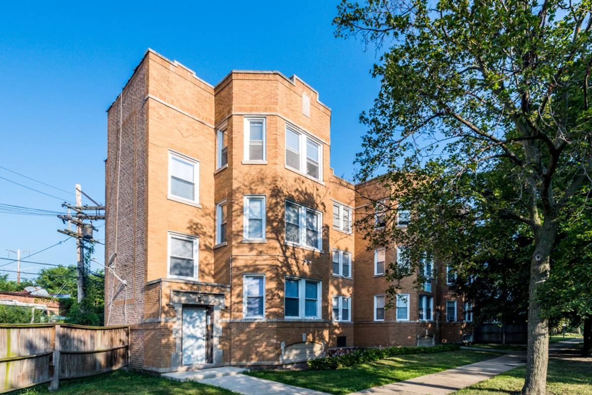 Apartment for rent at 8514 S Crandon, Chicago, IL 60617