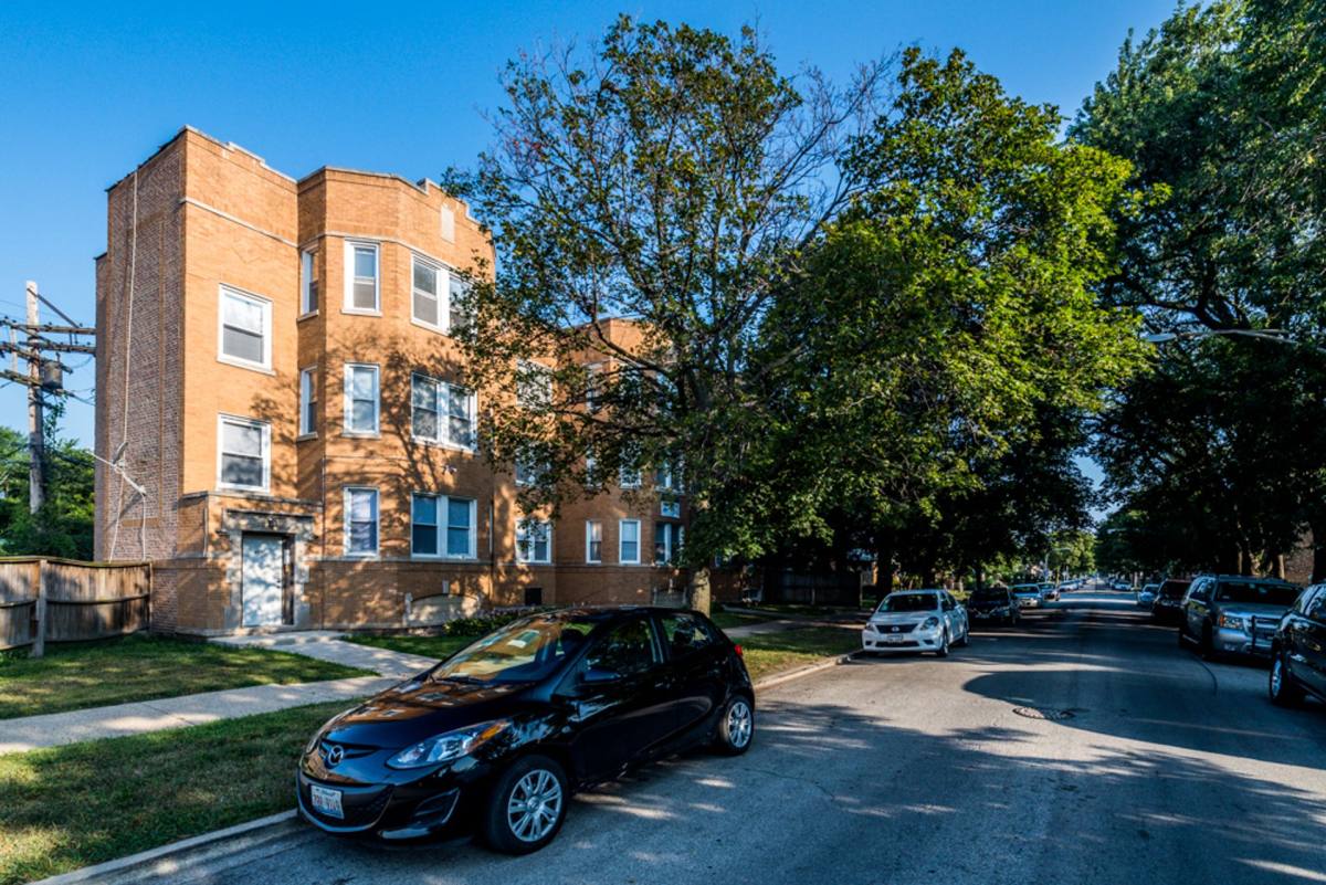 Apartment for rent at 8514 S Crandon, Chicago, IL 60617