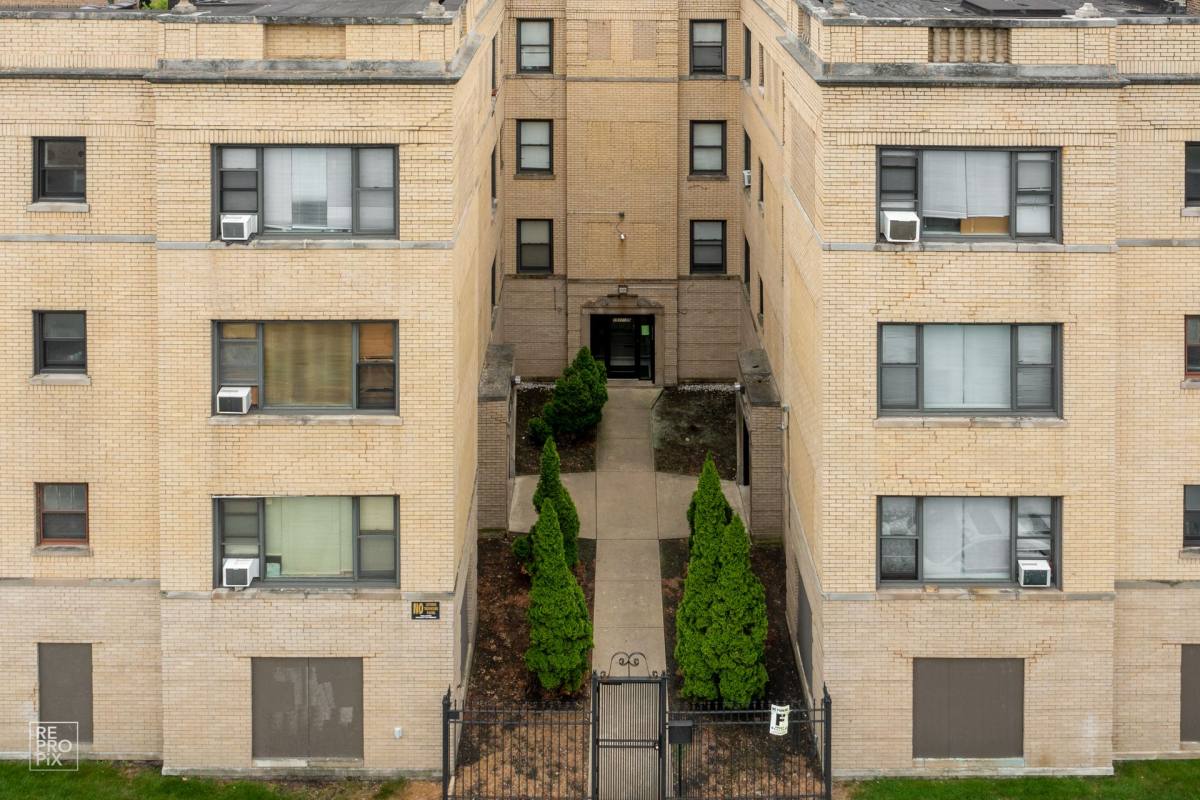 Apartment for rent at 7003 S Harper, Chicago, IL 60637