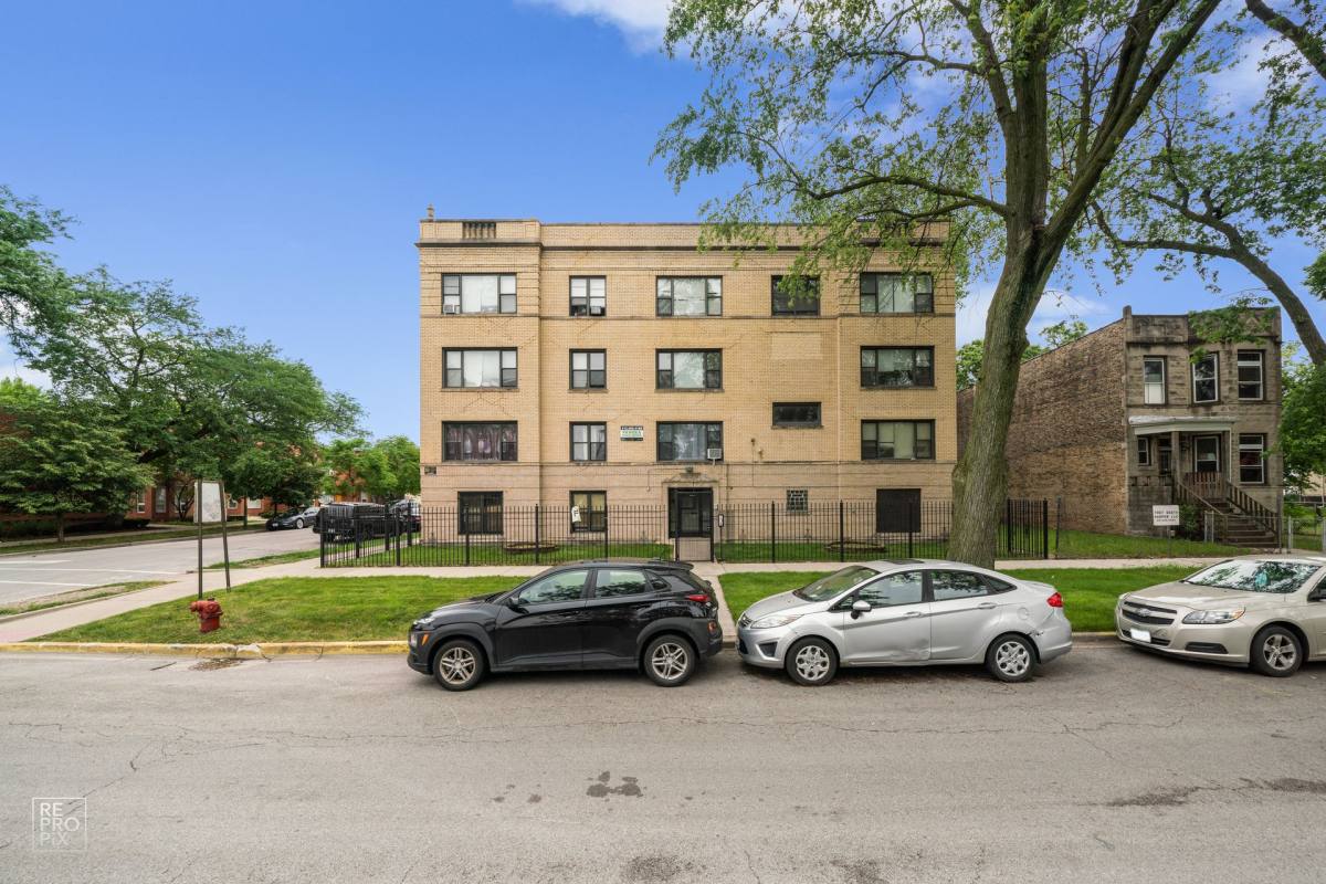 Apartment for rent at 7003 S Harper, Chicago, IL 60637