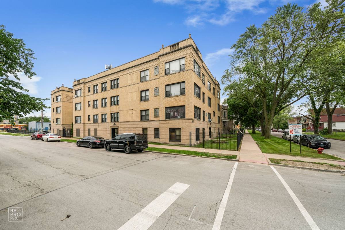 Apartment for rent at 7003 S Harper, Chicago, IL 60637