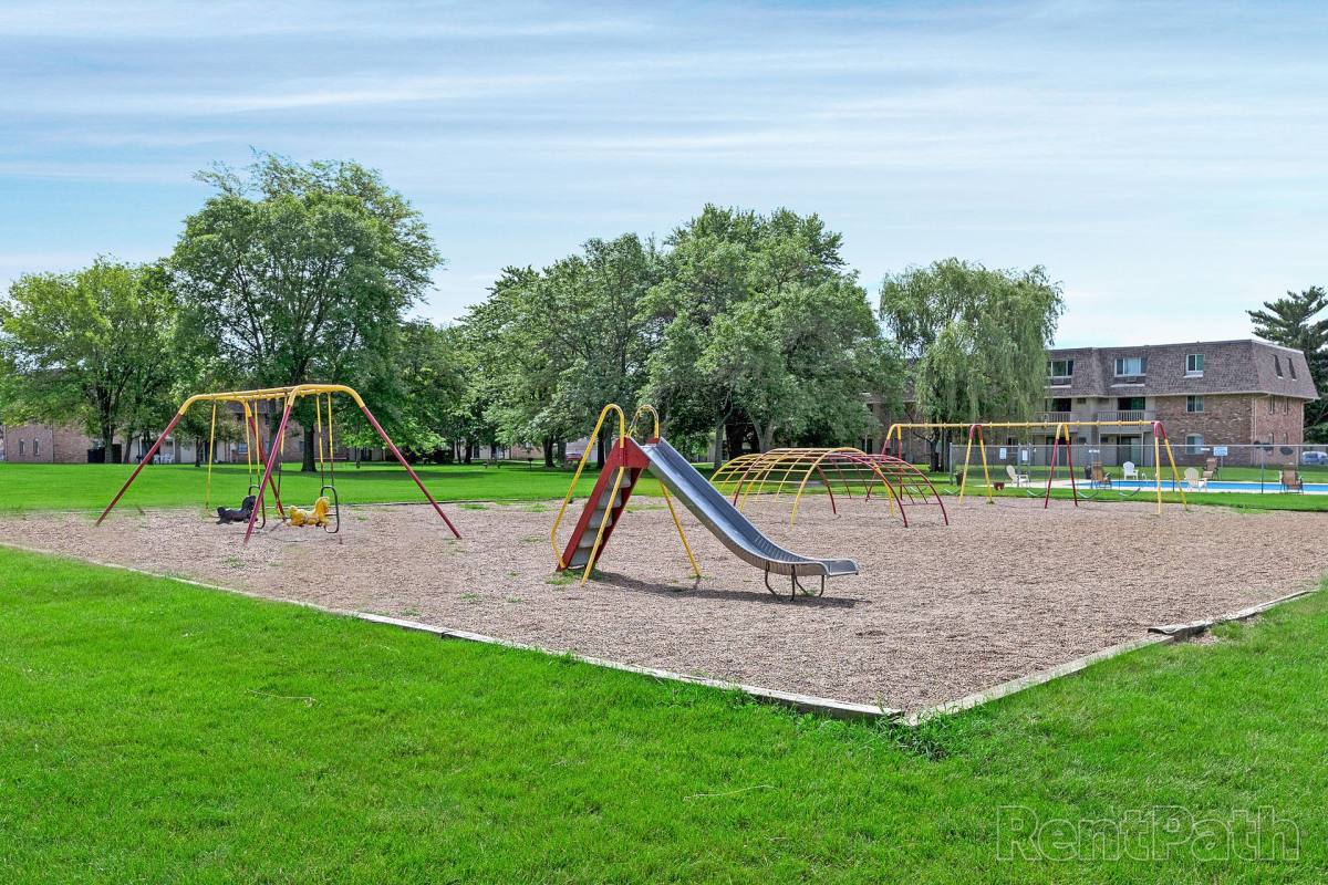 Apartment for rent at 6514 Chaffee Rd, Des Moines, IA 50315