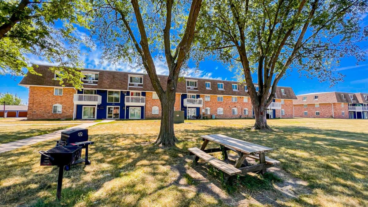 Apartment for rent at 6514 Chaffee Rd, Des Moines, IA 50315