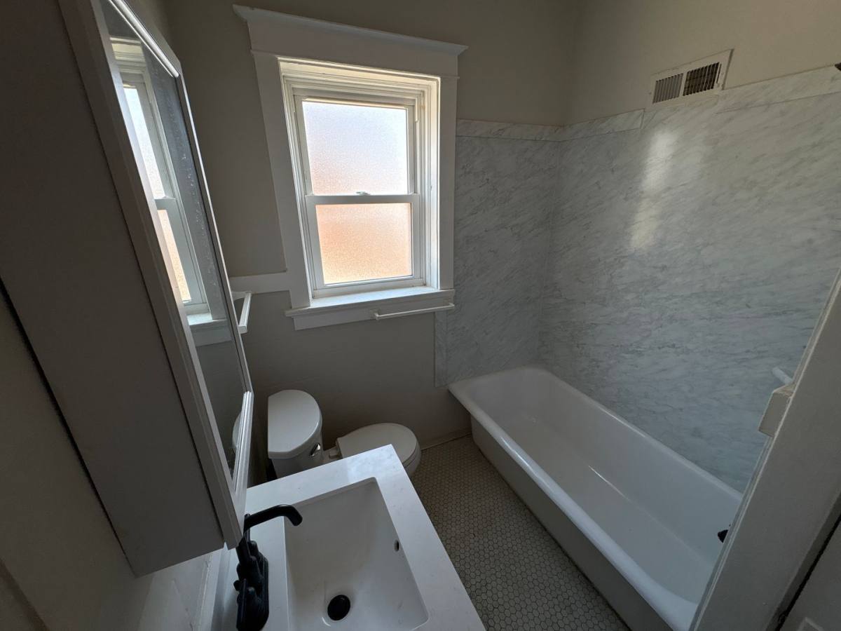 6044 Arsenal St, Saint Louis, MO 63139 - Apartment For Rent - Image 4