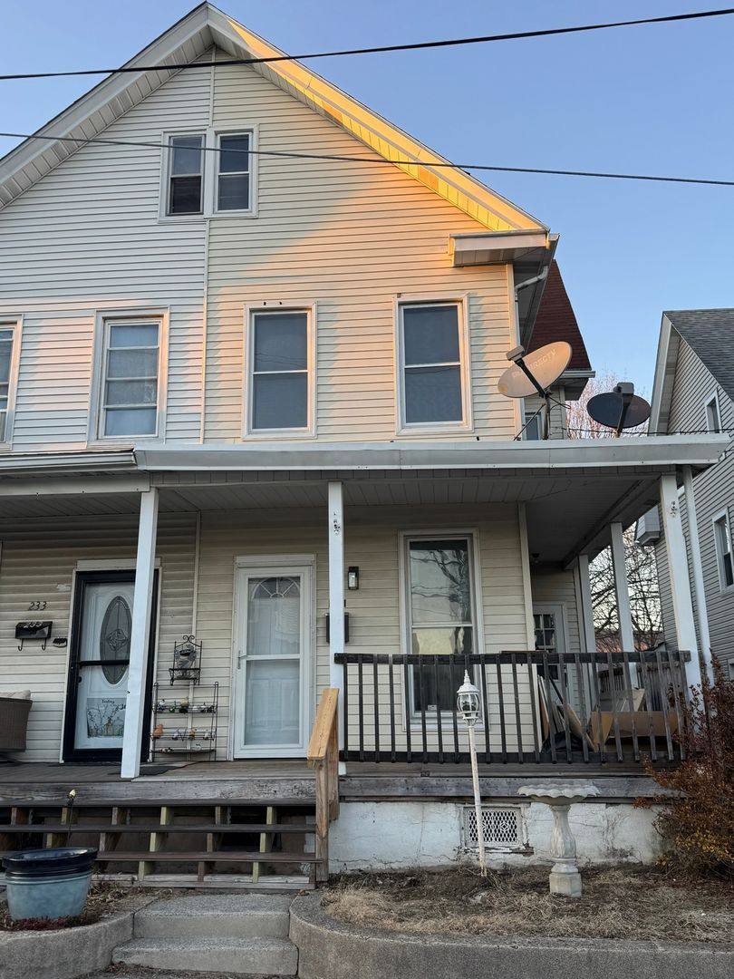 House for rent at 231 Coal St, Lehighton, PA 18235