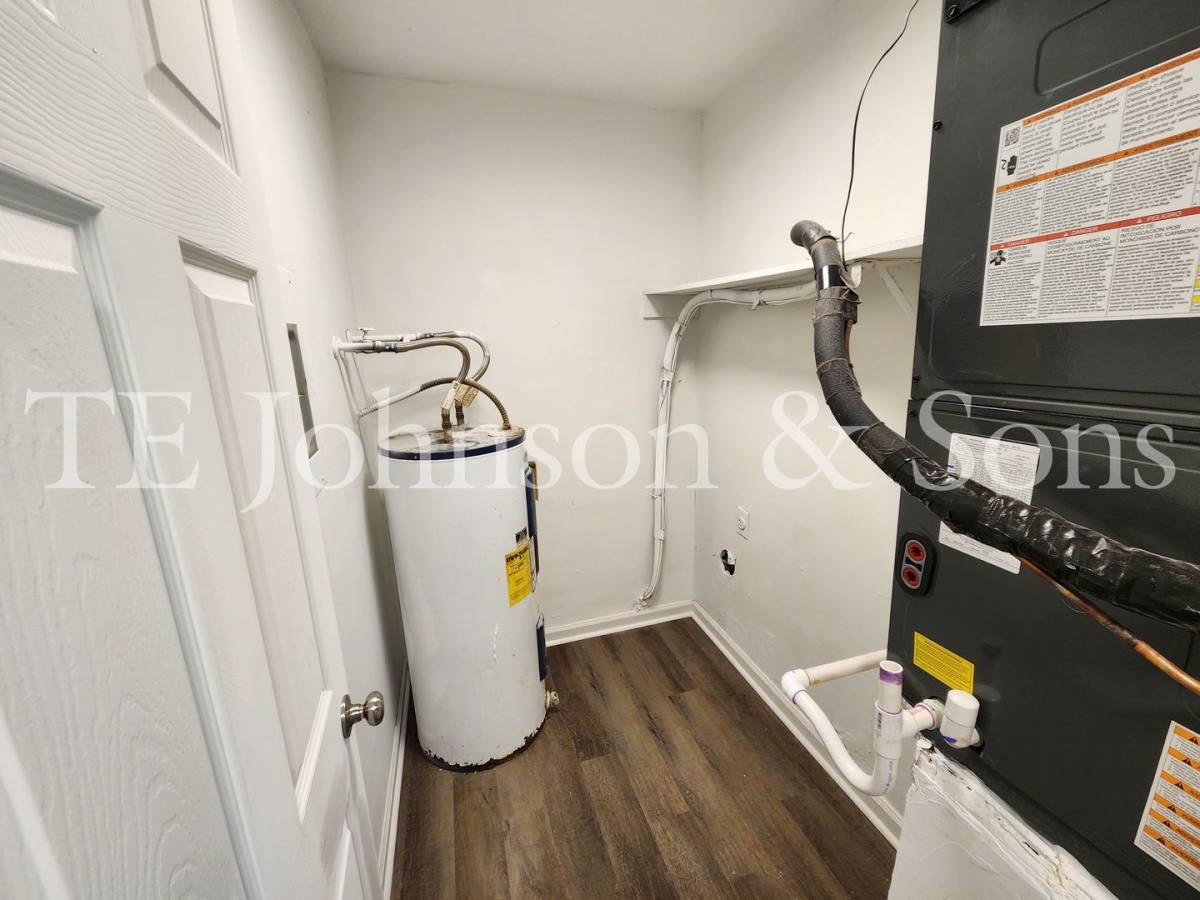 Apartment for rent at 2571 Green Oaks Court #B, Winston Salem, NC 27107