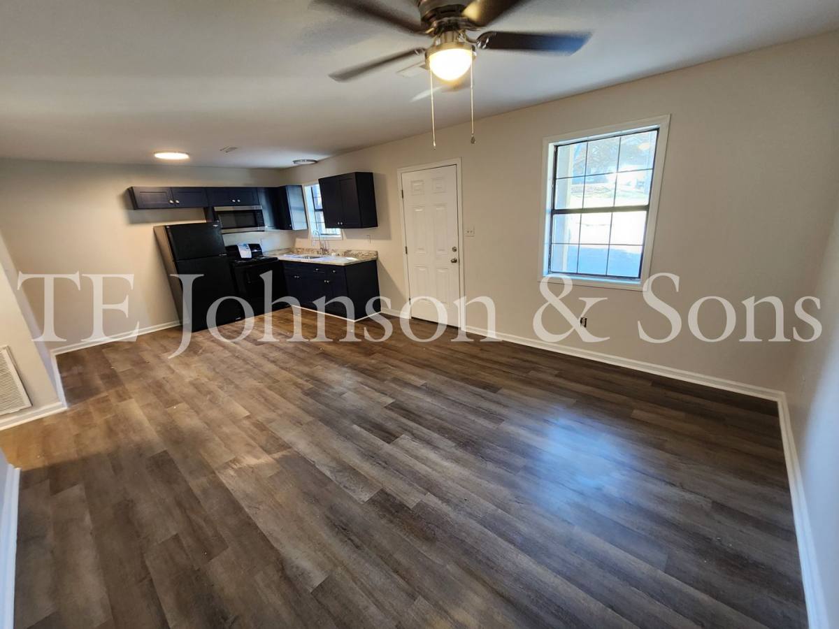 Apartment for rent at 2571 Green Oaks Court #B, Winston Salem, NC 27107
