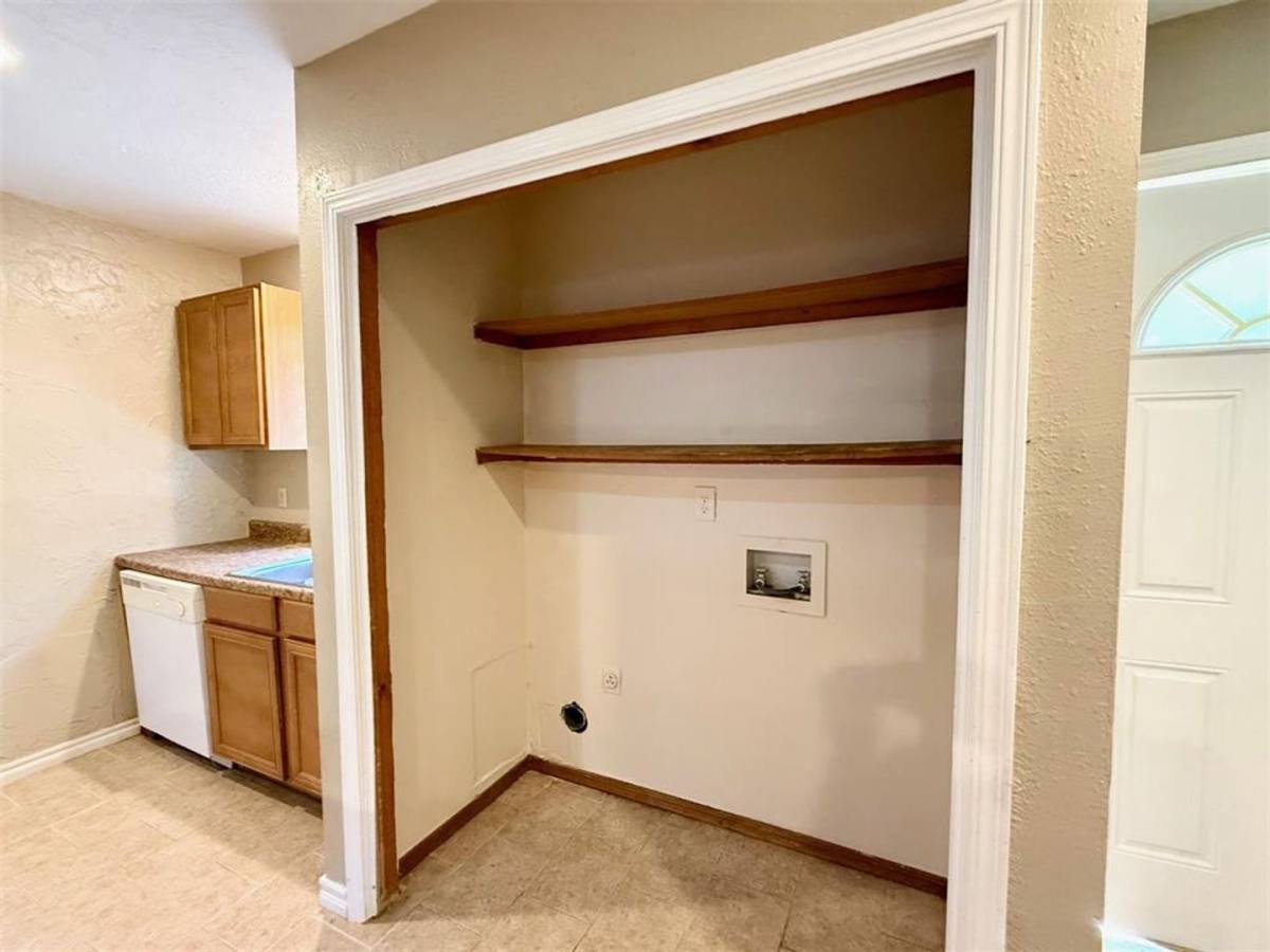 Townhouse for rent at 2329 Heatherfield Lane, Norman, OK 73071