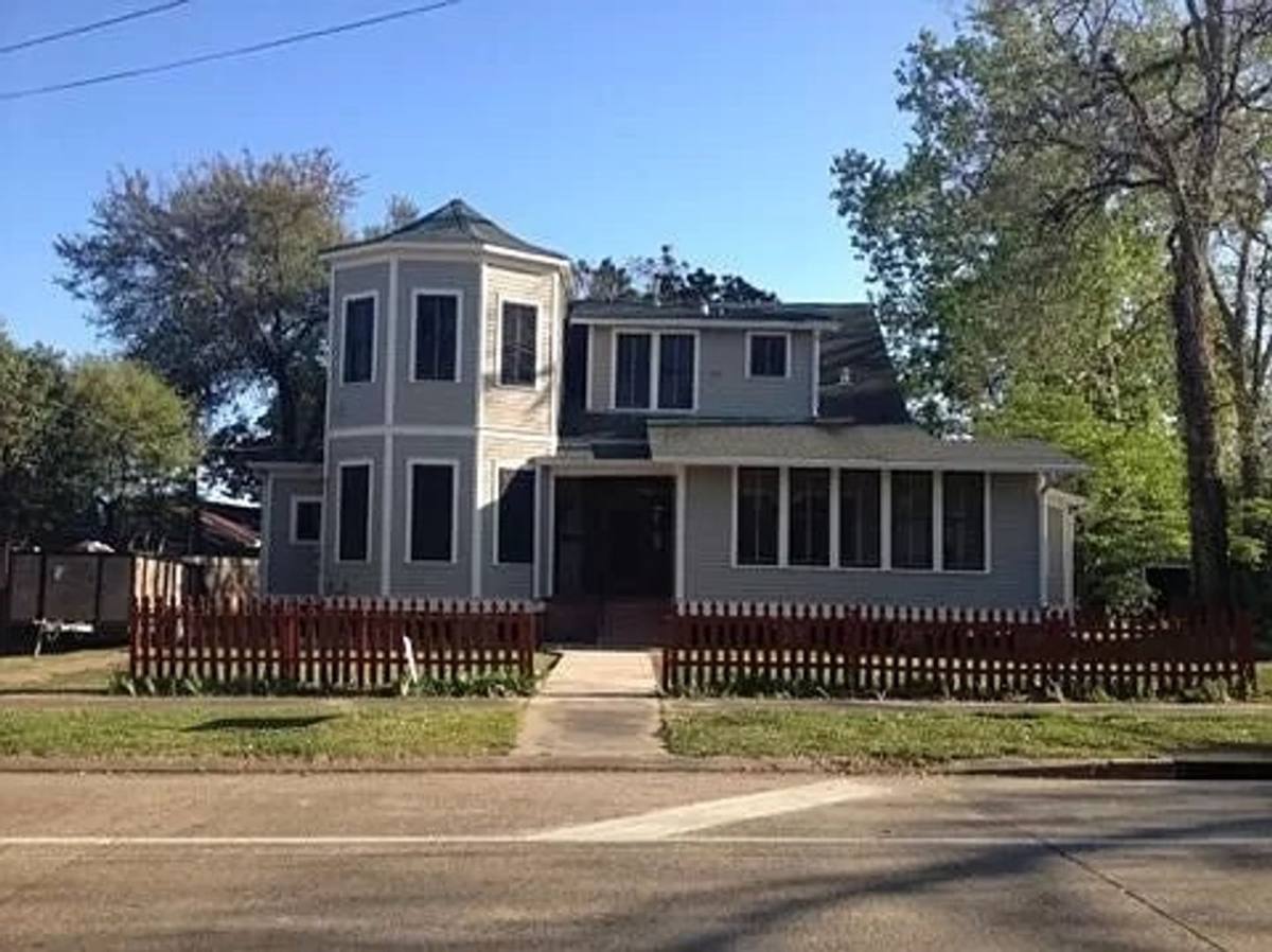 Apartment for rent at 215 Versailles Blvd, Lafayette, LA 70501