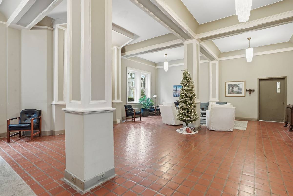 Condo for rent at 106 W Gwinnett St, Savannah, GA 31401