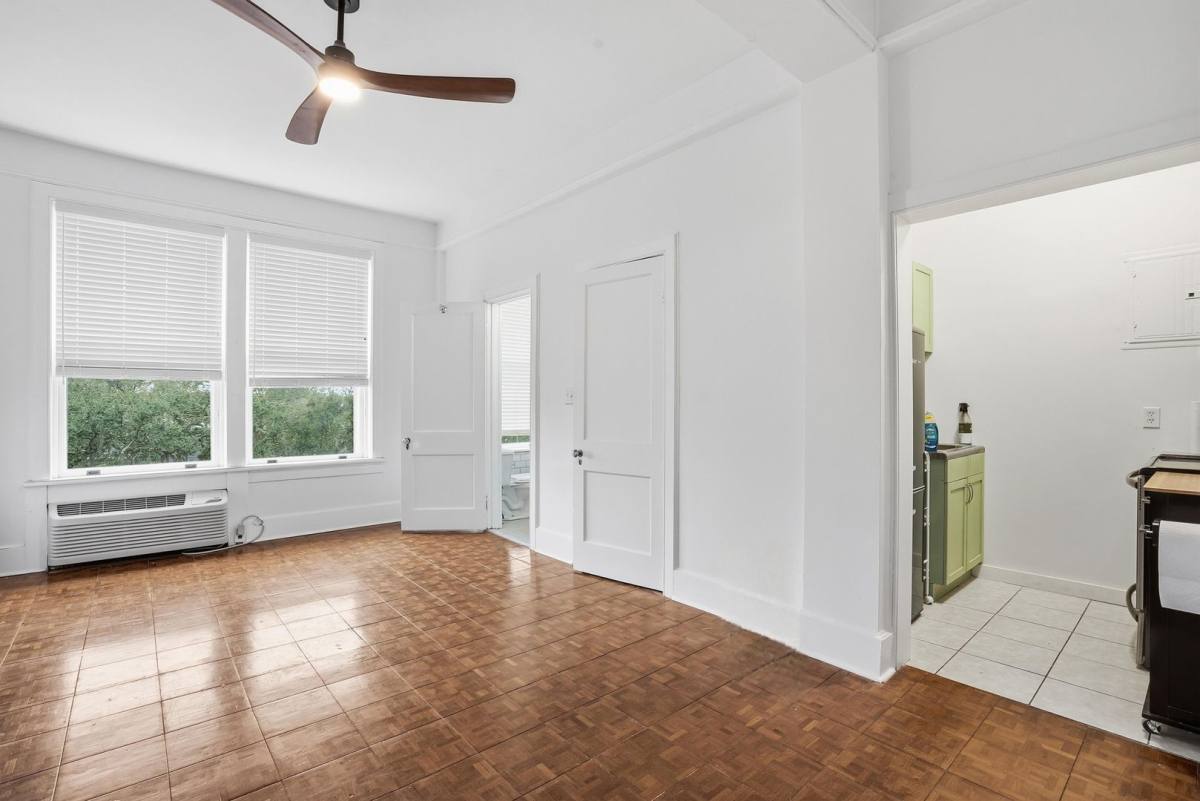 Condo for rent at 106 W Gwinnett St, Savannah, GA 31401