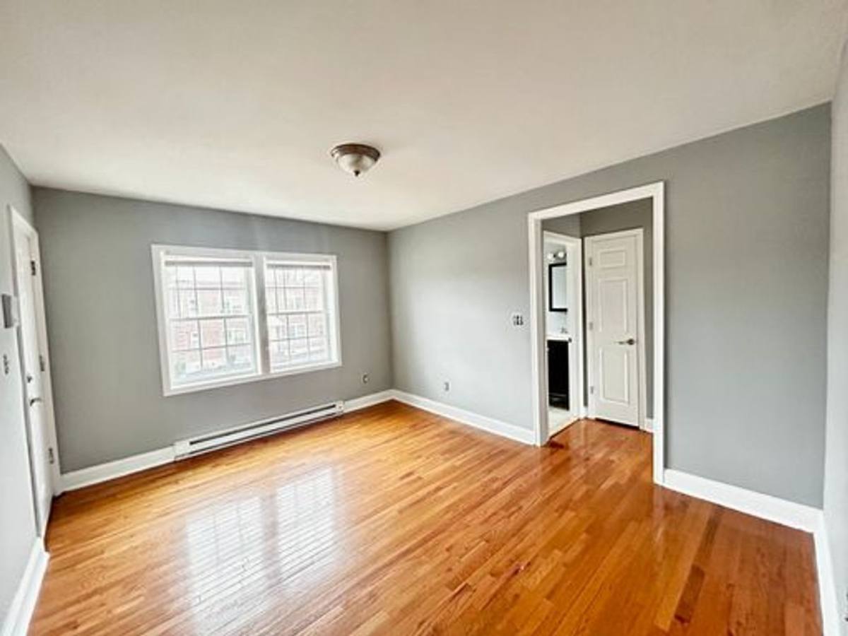 Apartment for rent at 113 Kinship Rd, Dundalk, MD 21222