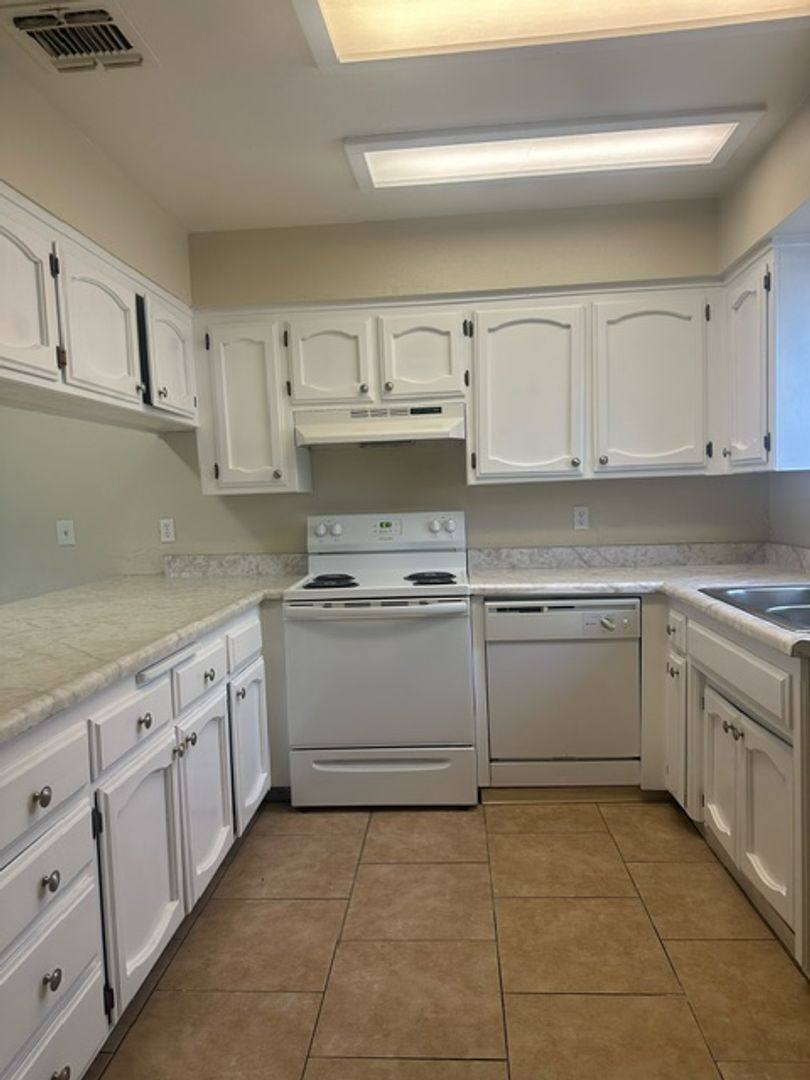 Apartment for rent at 3461 S Chester Ave, Bakersfield, CA 93304
