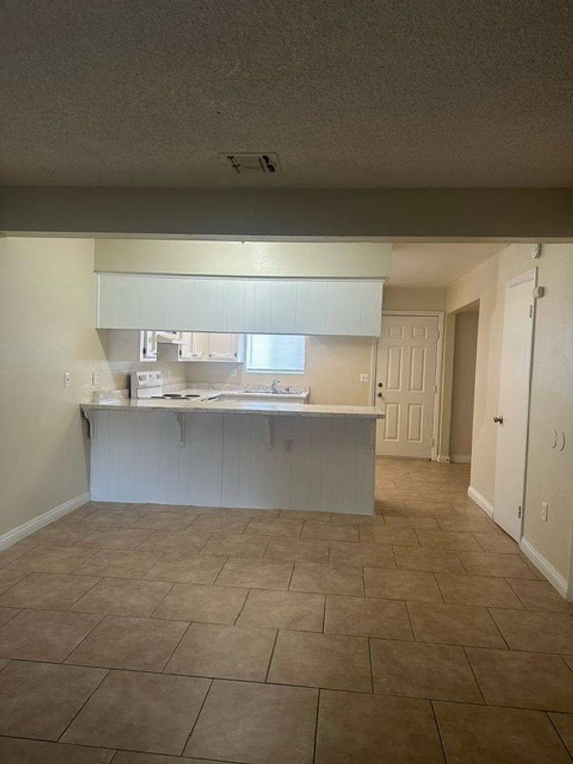 Apartment for rent at 3461 S Chester Ave, Bakersfield, CA 93304