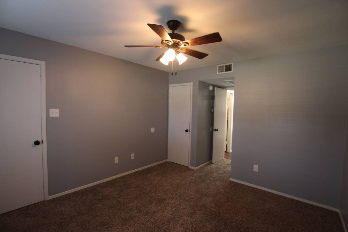 Apartment for rent at 410 W Heritage Dr, Tyler, TX 75703