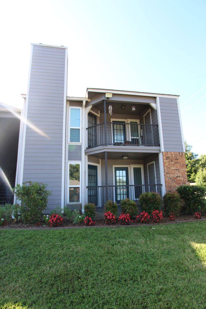Apartment for rent at 410 W Heritage Dr, Tyler, TX 75703