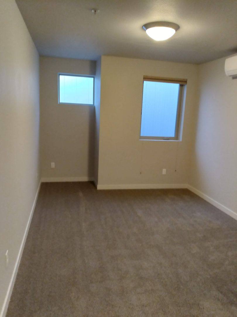 Townhouse for rent at 1607 NW Davis St, Portland, OR 97209