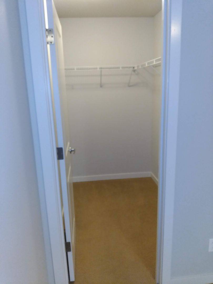 Townhouse for rent at 1607 NW Davis St, Portland, OR 97209