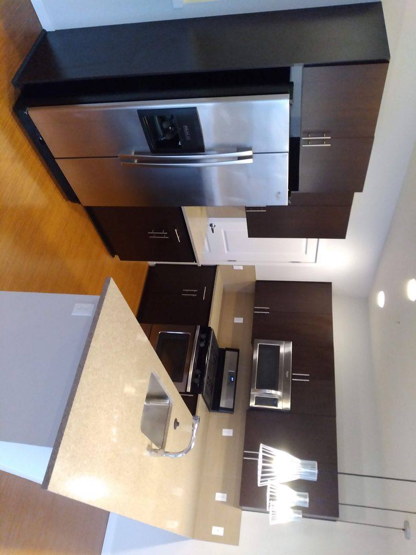 Townhouse for rent at 1607 NW Davis St, Portland, OR 97209