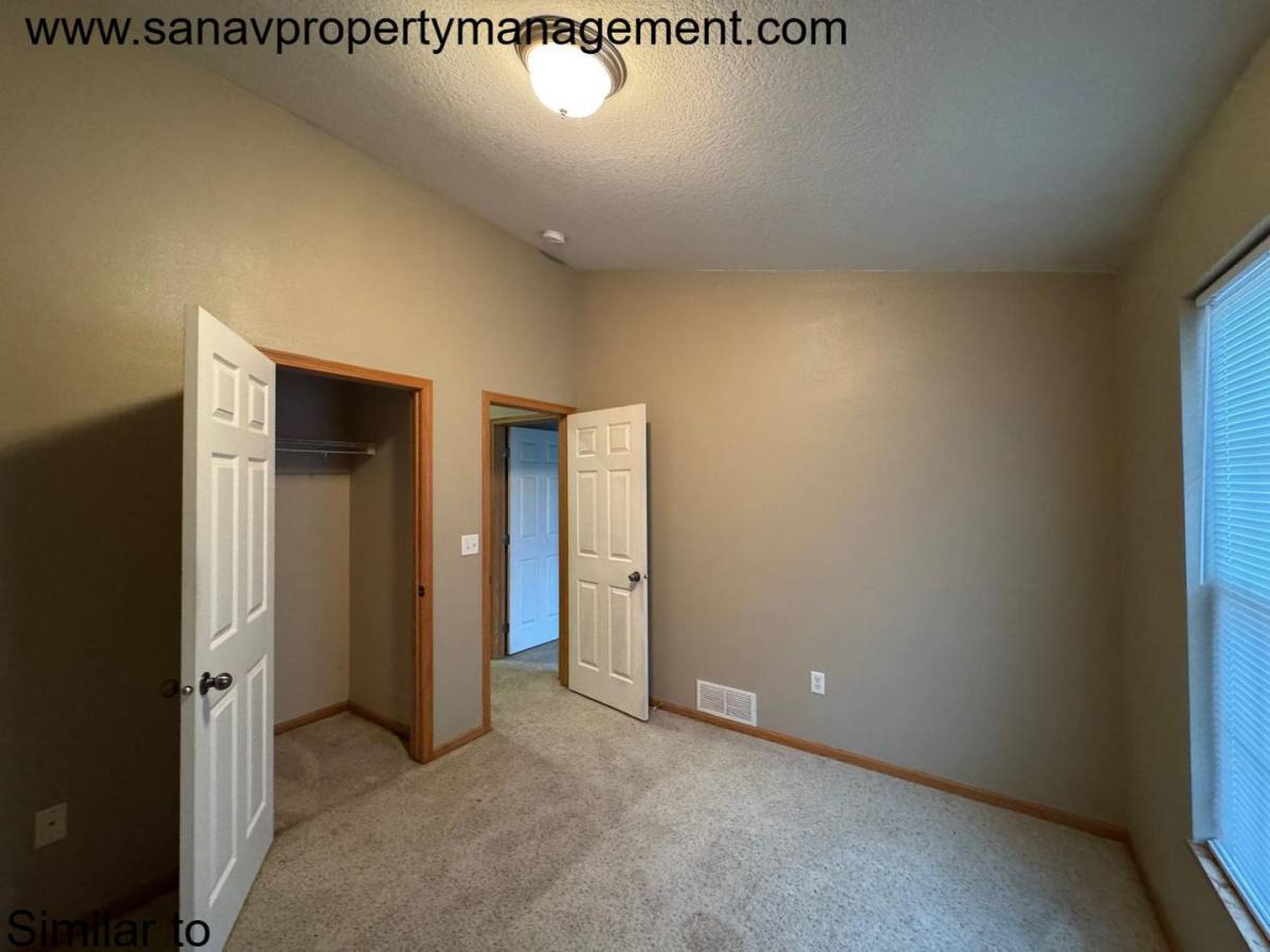 Townhouse for rent at 8302 Westown Parkway, West Des Moines, IA 50266