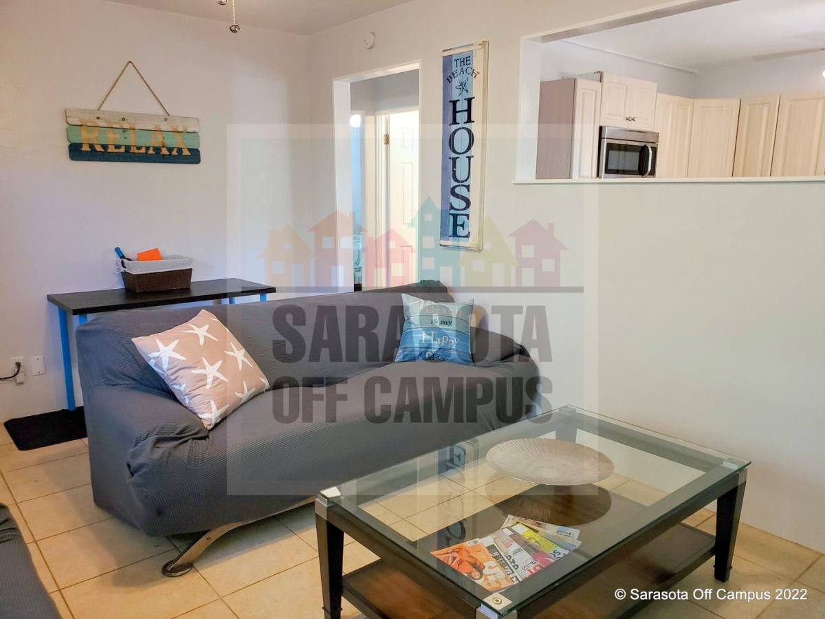 Apartment for rent at 1078 40th St, Sarasota, FL 34234